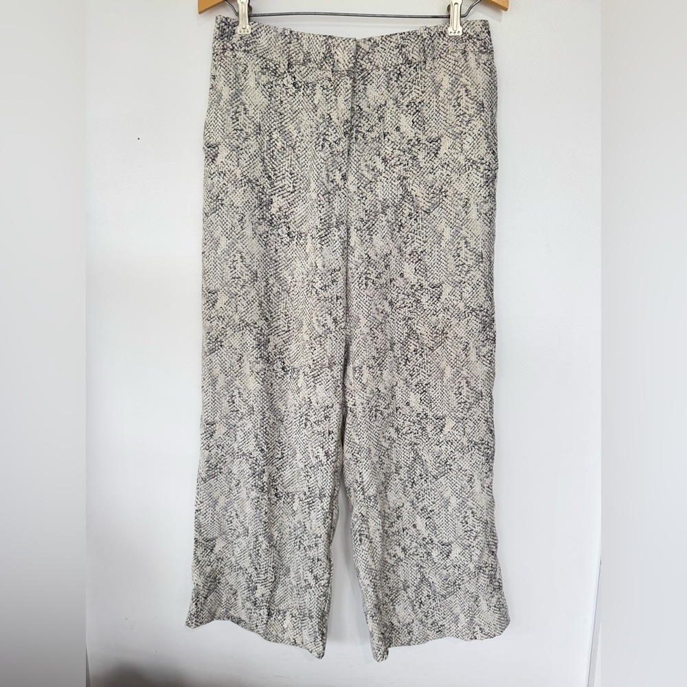 Ann Taylor‎ Snake print Cropped Wide Leg Pants Size 2